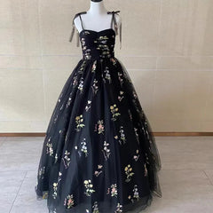 Luxus florale Stickerei Lange schwarze Prom -Abendkleider Frauen Sommerparty formelle Anlässe Empfangskleid