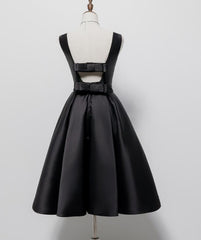 Black Satin Knee Length Round Neckline Party Dress Outfits For Girls, Black Short Prom Dress