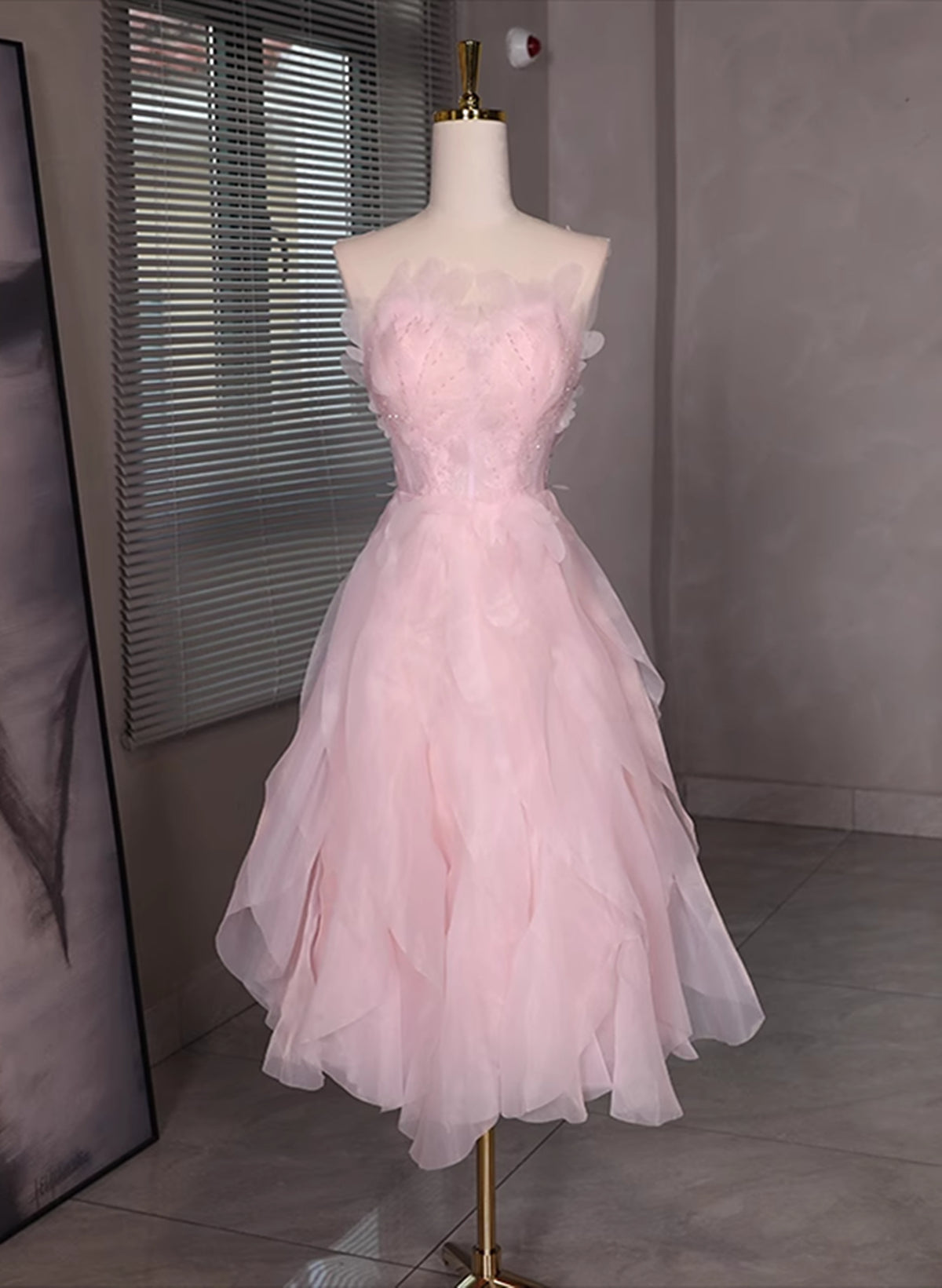 Pink Tulle Beaded Low Back Short Party Dress Outfits For Girls, Pink Tulle Homecoming Dress