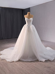 White Tulle Sweetheart Lace Wedding Dress