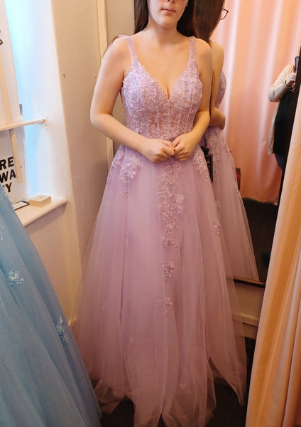 A-line V Neck Sleeveless Long/Floor-Length Tulle Satin Prom Dress With Lace  Appliqued