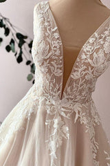 Wedding Dresses Trains, Elegant Long Sweetheart A-Line Tulle Appliques Lace Wedding Dress