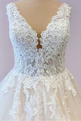 Wedding Dress Fabrics, Gorgeous Long A-Line Tulle Wedding Dress With Appliques Lace