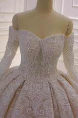 Wedding Dress With Sleeved, Gorgeous Long Sleeve Off the Shoulder Appliques Lace Ball Gown Wedding Dress
