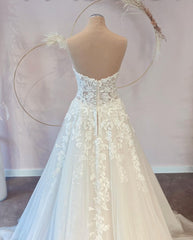 Wedding Dress Fit, Long A-line Sweetheart Tulle Wedding Dress with Lace