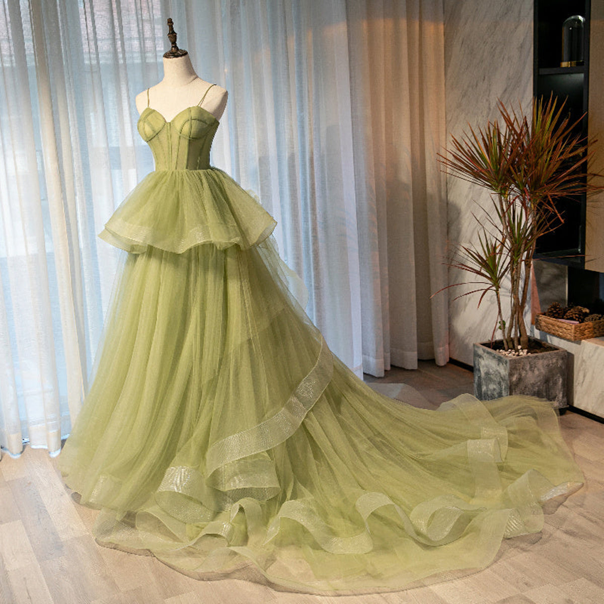 Homecoming Dresses With Sleeves, Sweetheart Neck Green Tulle Long Prom Dresses, Green Tulle Long Formal Graduation Dresses